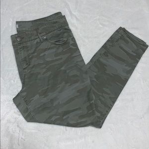 Loft Jeans in Camo, size 16